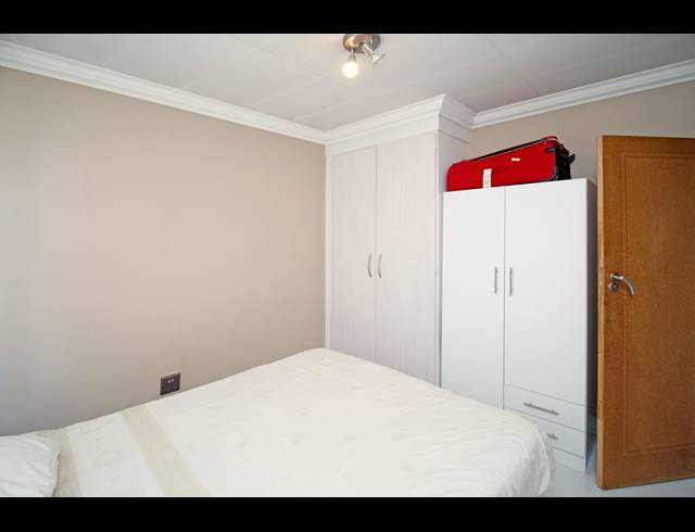2 BEDROOM TOWNHOUSE FOR SALE IN NORTH RIDING